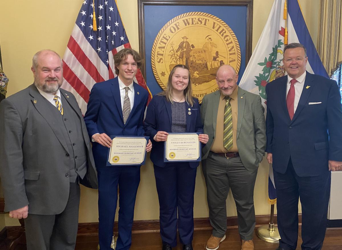 Honorary Secretaries of State Michael Niggemyer and Violet Rubenstein at the State Capitol