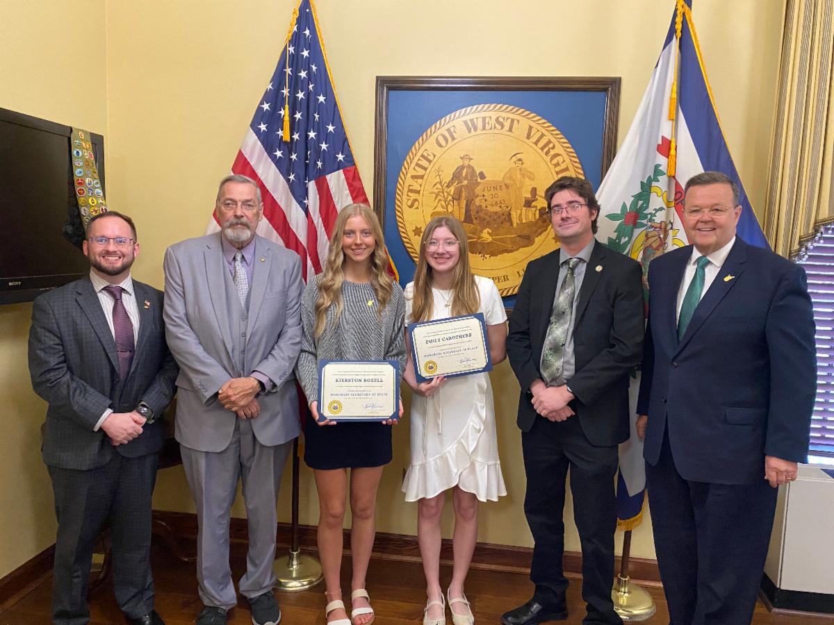 Honorary Secretaries of State Kierston Rozell and Emily Carothers at the State Capitol